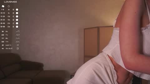 Mia online show from 10-19-25, 05:46