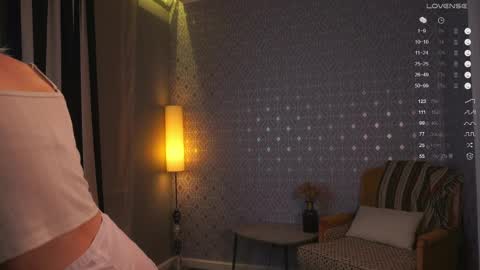 Mia online show from 04-05-26, 06:38