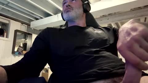 Snapshot of mister_bigg_dick chatting on 01-04-25, 05:48 AJ online show from 01-04-25, 05:48