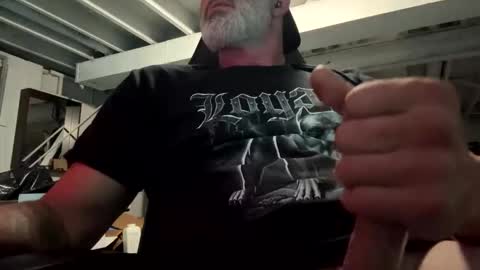 Snapshot of mister_bigg_dick chatting on 10-29-25, 01:30 AJ online show from 10-29-25, 01:30