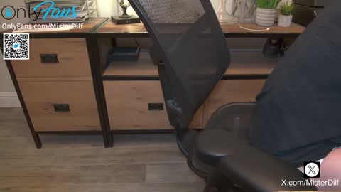 Snapshot of mister_dilf chatting on 01-16-25, 02:51 MISTER DILF online show from 01-16-25, 02:51