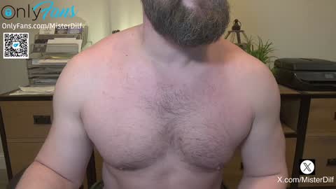 Snapshot of mister_dilf chatting on 01-31-25, 02:04 MISTER DILF online show from 01-31-25, 02:04