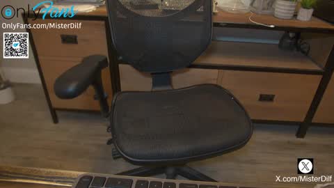 Snapshot of mister_dilf chatting on 02-05-25, 02:48 MISTER DILF online show from 02-05-25, 02:48