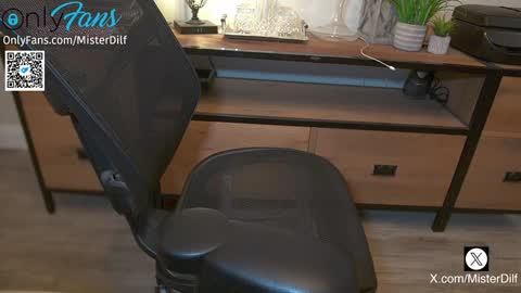 Snapshot of mister_dilf chatting on 02-08-25, 02:49 MISTER DILF online show from 02-08-25, 02:49