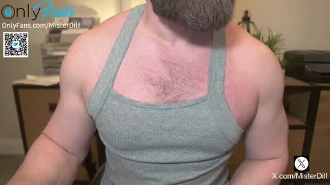 Snapshot of mister_dilf chatting on 03-04-25, 06:50 MISTER DILF online show from 03-04-25, 06:50