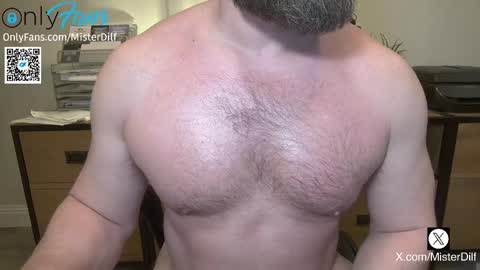 Snapshot of mister_dilf chatting on 03-04-25, 09:54 MISTER DILF online show from 03-04-25, 09:54