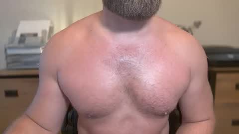 Snapshot of mister_dilf chatting on 09-09-25, 01:43 MISTER DILF online show from 09-09-25, 01:43