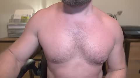 Snapshot of mister_dilf chatting on 09-12-25, 01:28 MISTER DILF online show from 09-12-25, 01:28