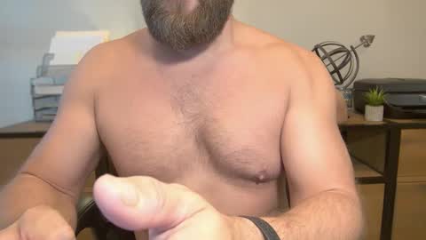 Snapshot of mister_dilf chatting on 10-05-25, 01:31 MISTER DILF online show from 10-05-25, 01:31