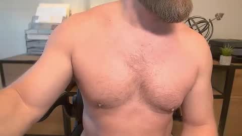 Snapshot of mister_dilf chatting on 10-12-25, 02:16 MISTER DILF online show from 10-12-25, 02:16