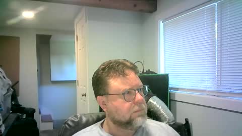 Mr. Happy online show from 06-15-26, 04:09