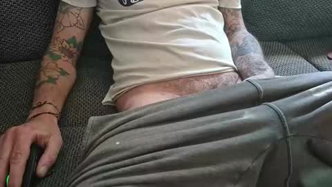 Snapshot of misterkrix chatting on 06-05-26, 04:24 Mister Krix online show from 06-05-26, 04:24