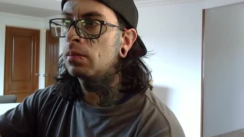Snapshot of misternocturne chatting on 05-20-26, 04:02 misternocturne online show from 05-20-26, 04:02