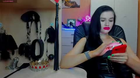 Mistress Kristi online show from 06-25-26, 08:13