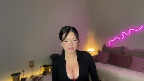 Mia online show from 05-16-26, 07:34