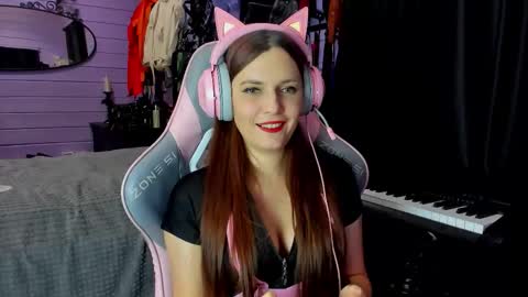 Snapshot of mistress_priest chatting on 02-04-26, 06:36 Dirty Priest and Ivi online show from 02-04-26, 06:36