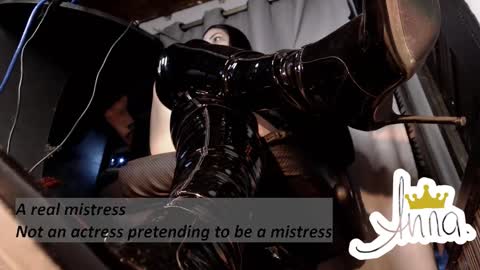 Snapshot of mistressanna_ chatting on 12-10-24, 01:32 Mistress Anna Alves online show from 12-10-24, 01:32