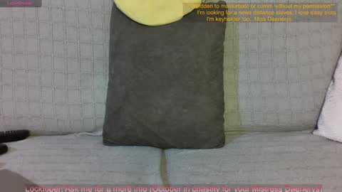 Snapshot of mistressdaenerys chatting on 01-01-25, 03:03 Mistress Daenerys online show from 01-01-25, 03:03