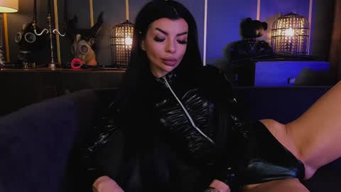 Elenia online show from 12-15-24, 11:23