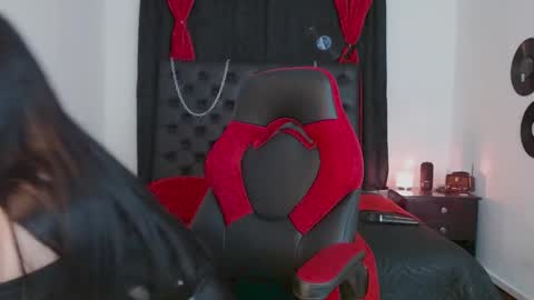 Snapshot of mistresslombana_666 chatting on 12-31-24, 05:44 Mistresslombana online show from 12-31-24, 05:44