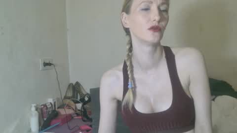mistressmilly32 online show from 04-17-26, 03:59