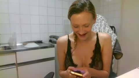 Snapshot of mistressmilly32 chatting on 06-12-26, 10:41 mistressmilly32 online show from 06-12-26, 10:41