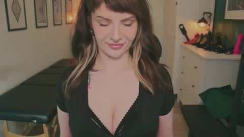 Snapshot of mistresssandy chatting on 05-18-26, 02:34 SANDY online show from 05-18-26, 02:34