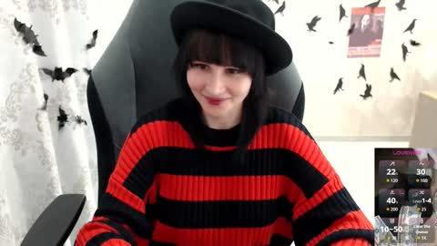 Snapshot of misty_dark chatting on 10-28-25, 10:41 misty_dark online show from 10-28-25, 10:41