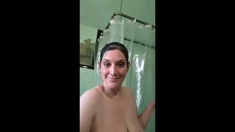 Snapshot of mistymountains96 chatting on 03-08-26, 09:51 Misty Mountains online show from 03-08-26, 09:51