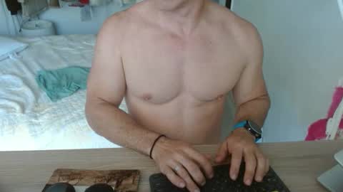 Snapshot of mitcheli chatting on 03-23-26, 03:05 Onlyfans online show from 03-23-26, 03:05