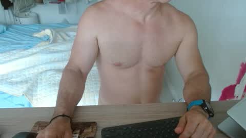 Snapshot of mitcheli chatting on 03-27-26, 02:28 Onlyfans online show from 03-27-26, 02:28
