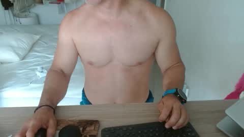 Snapshot of mitcheli chatting on 04-15-26, 02:57 Onlyfans online show from 04-15-26, 02:57