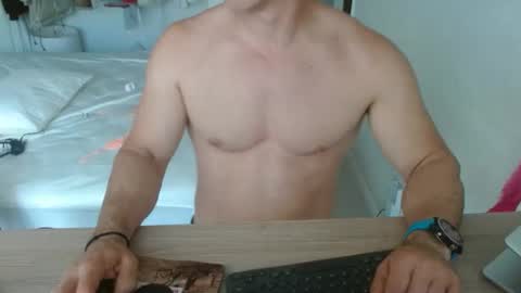Snapshot of mitcheli chatting on 04-22-26, 02:40 Onlyfans online show from 04-22-26, 02:40