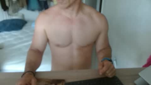 Snapshot of mitcheli chatting on 05-04-26, 01:51 Onlyfans online show from 05-04-26, 01:51