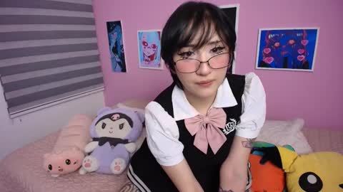 Snapshot of miwaviolet chatting on 09-18-25, 12:23 Miwa Violet online show from 09-18-25, 12:23