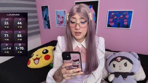 Snapshot of miwaviolet chatting on 09-22-25, 12:12 Miwa Violet online show from 09-22-25, 12:12