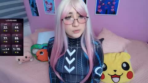 Snapshot of miwaviolet chatting on 10-20-25, 12:00 Miwa Violet online show from 10-20-25, 12:00