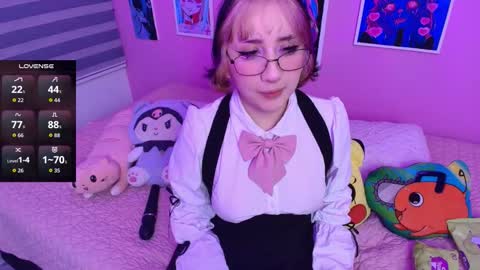 Snapshot of miwaviolet chatting on 12-21-25, 10:50 Miwa Violet online show from 12-21-25, 10:50