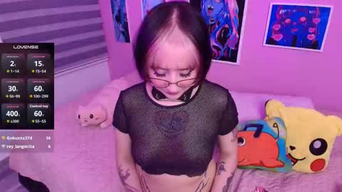 Snapshot of miwaviolet chatting on 12-22-25, 10:29 Miwa Violet online show from 12-22-25, 10:29