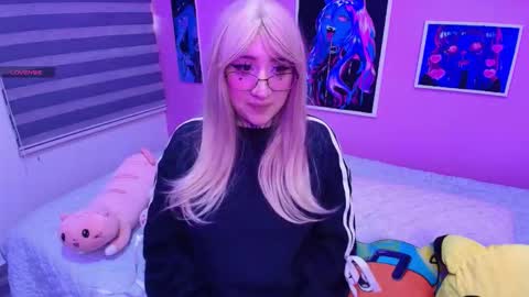 Snapshot of miwaviolet chatting on 01-31-26, 07:11 Miwa Violet online show from 01-31-26, 07:11