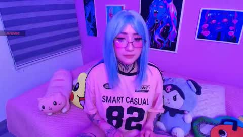 Snapshot of miwaviolet chatting on 02-08-26, 02:26 Miwa Violet online show from 02-08-26, 02:26