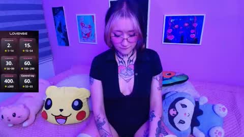 Snapshot of miwaviolet chatting on 02-20-26, 05:48 Miwa Violet online show from 02-20-26, 05:48