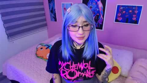 Snapshot of miwaviolet chatting on 03-16-26, 03:01 Miwa Violet online show from 03-16-26, 03:01