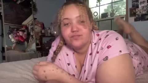 Snapshot of mixxedgoodness222 chatting on 01-10-26, 06:31 mixxedgoodness222 online show from 01-10-26, 06:31