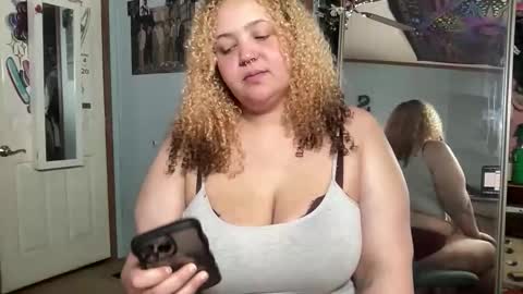 Snapshot of mixxedgoodness222 chatting on 02-26-26, 07:35 mixxedgoodness222 online show from 02-26-26, 07:35