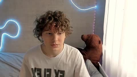 MeowMiku online show from 02-09-26, 09:02