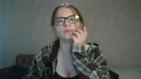 Snapshot of miyabe chatting on 12-14-24, 10:13 Milana online show from 12-14-24, 10:13