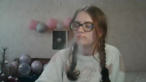 Snapshot of miyabe chatting on 03-01-25, 10:13 Milana online show from 03-01-25, 10:13