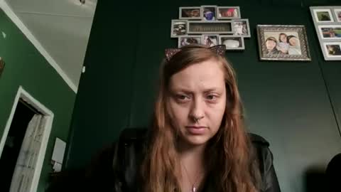 miztrezk online show from 11-25-25, 03:12