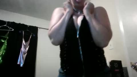 Snapshot of miztrezk chatting on 05-09-26, 05:29 miztrezk online show from 05-09-26, 05:29